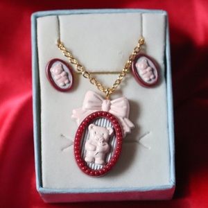 Too adorable pink bear earring and necklace set!